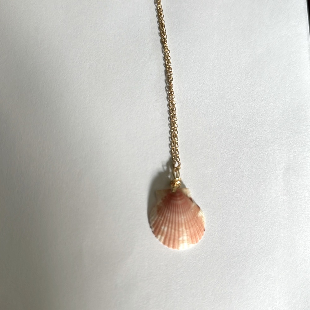 Light pink seashell necklace